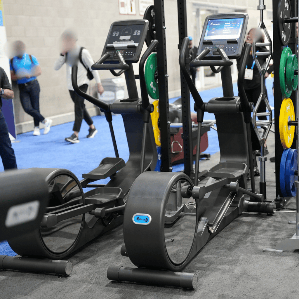 Commercial Elliptical Trainer - Touch Screen - Muscle D Fitness -  Cardio - Cross Trainer