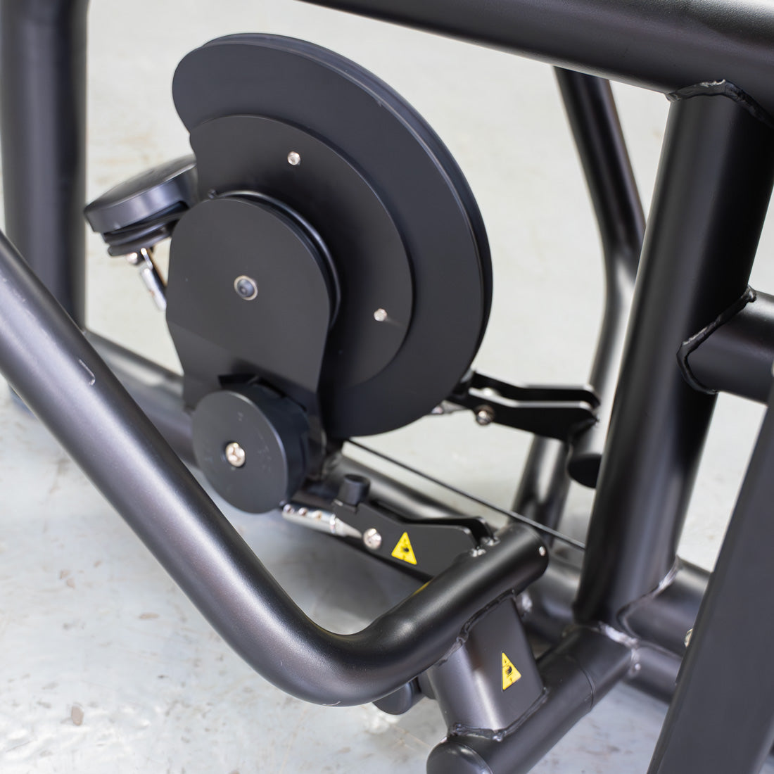 Vogue Diverging Low Row by Muscle D Fitness | Advanced Back Machine
